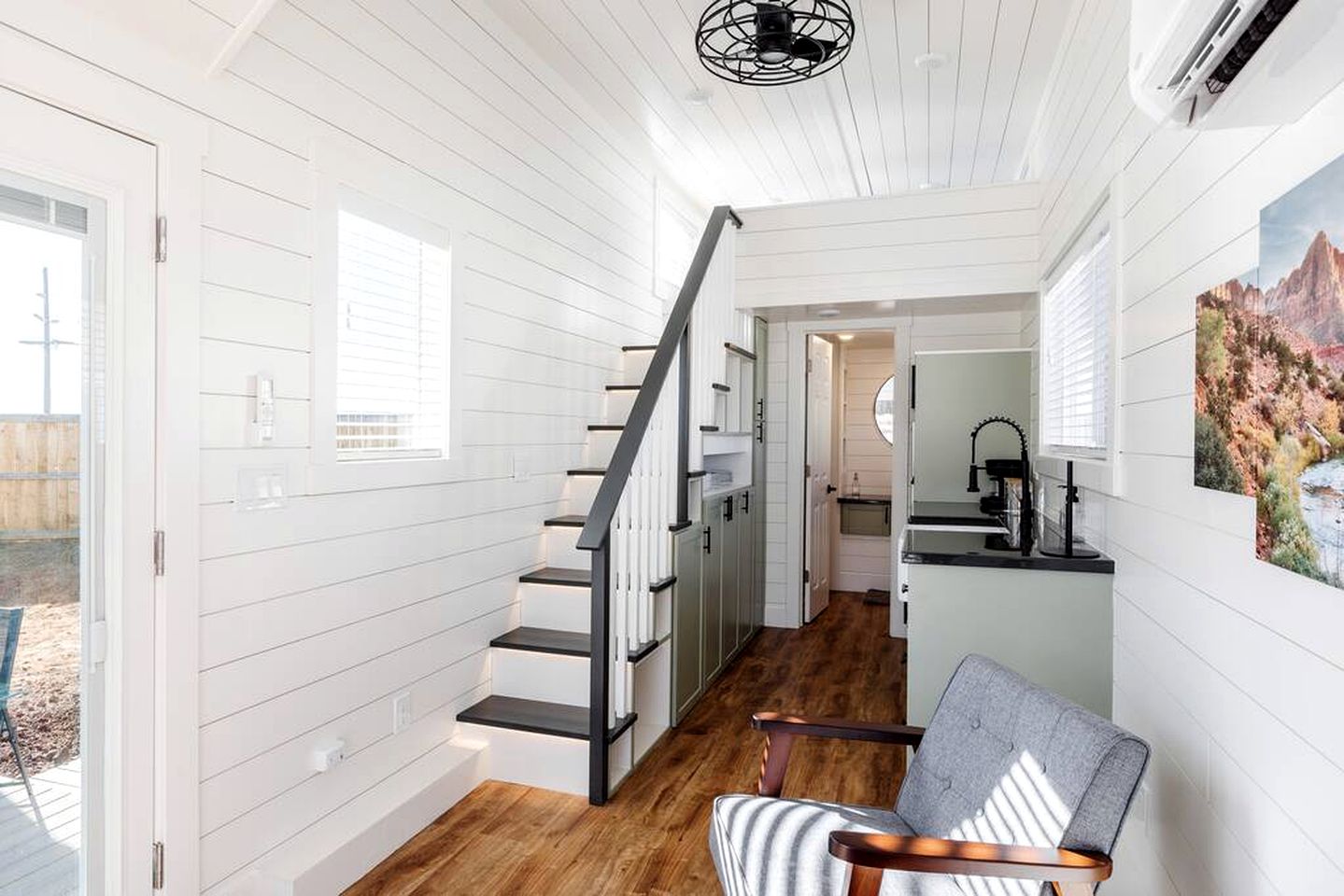 Tiny House Tranquility: Fully Equipped Original Retreat in Apple Valley