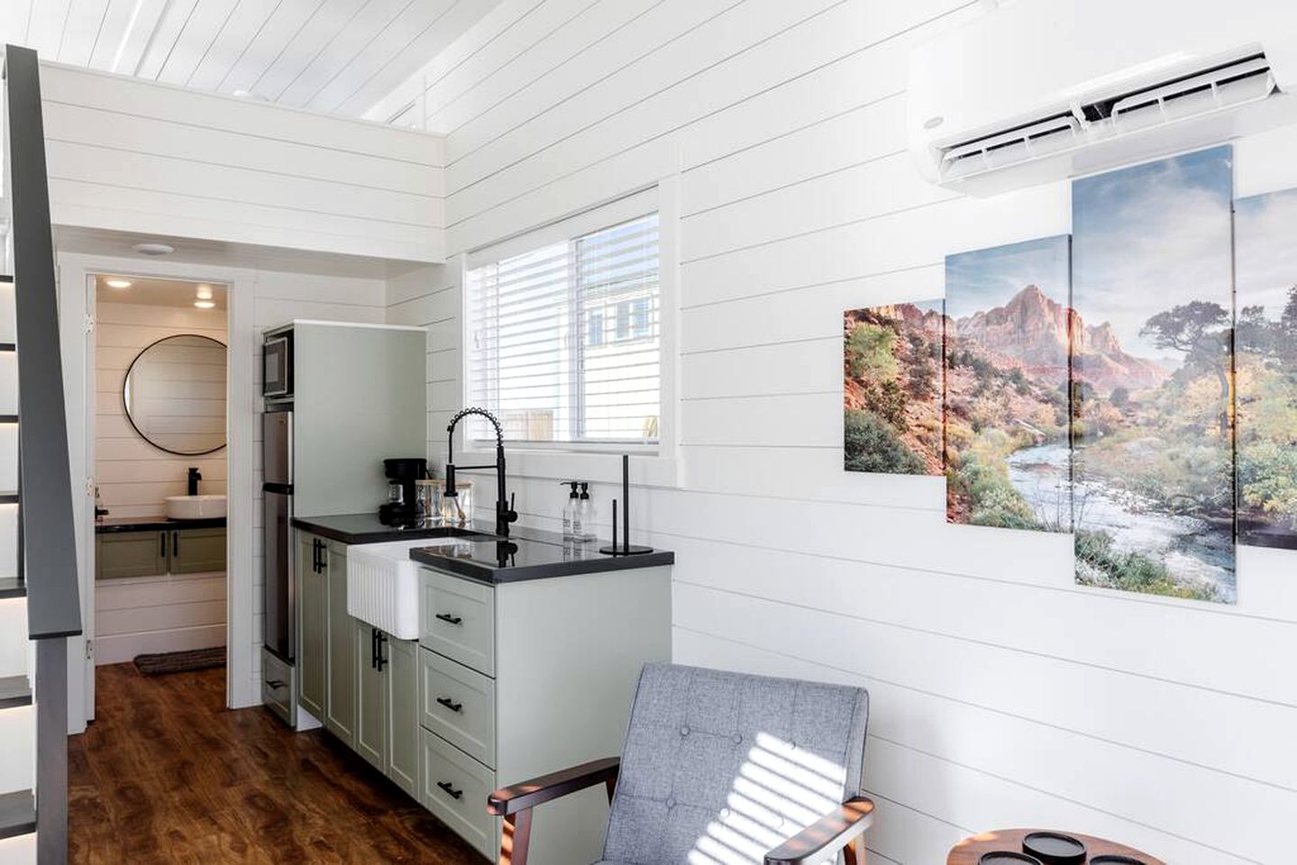 Tiny House Tranquility: Fully Equipped Original Retreat in Apple Valley