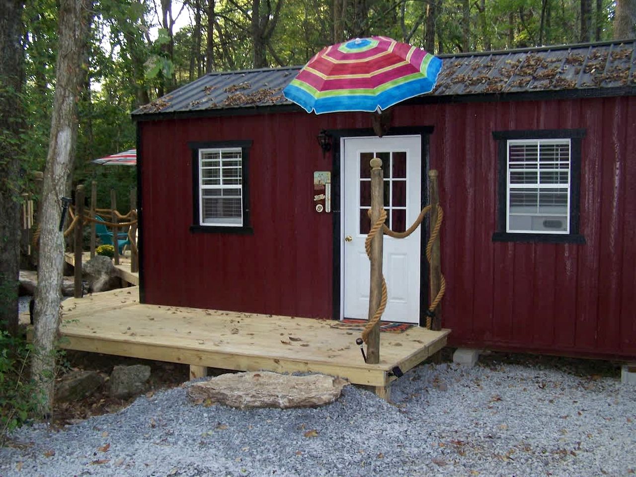Secluded Sedona Tiny House in Woods Near Lake | Fire Pit, Hammocks, Full Kitchen & Breakfast