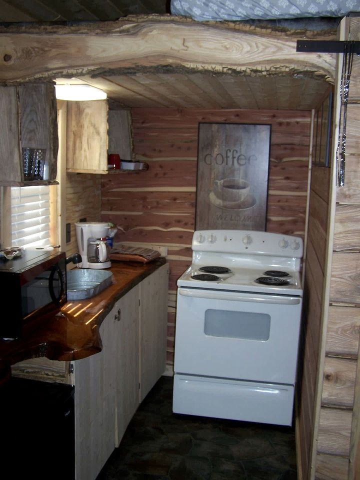 Secluded Sedona Tiny House in Woods Near Lake | Fire Pit, Hammocks, Full Kitchen & Breakfast