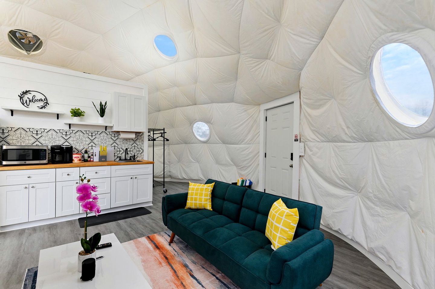Peaceful Forest Dome Retreat with Hot Tub & Private Deck in Broken Bow, Oklahoma