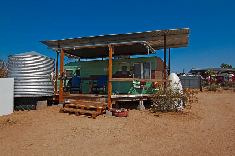 Caravans (Joshua Tree, California, United States)