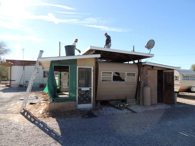 Caravans (Joshua Tree, California, United States)