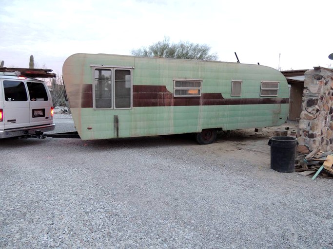 Caravans (Joshua Tree, California, United States)