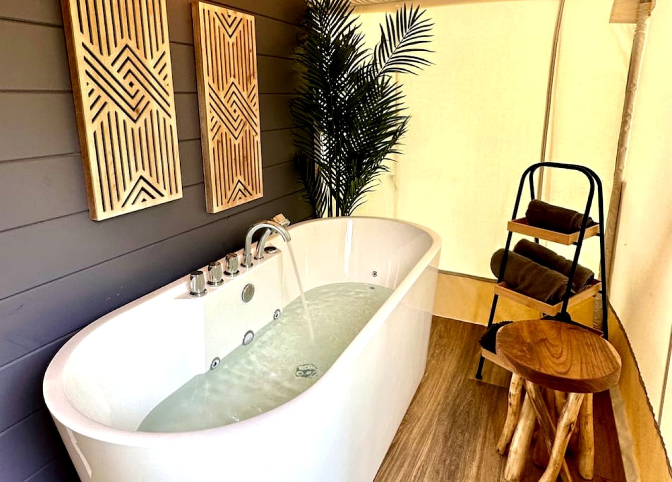 Gorgeous Safari Tent with Sauna Perfect for a Couple Retreat in Kentucky