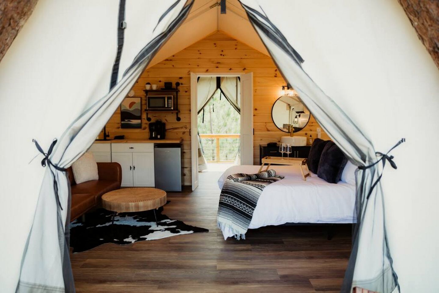 Gorgeous Safari Tent with Sauna Perfect for a Couple Retreat in Kentucky