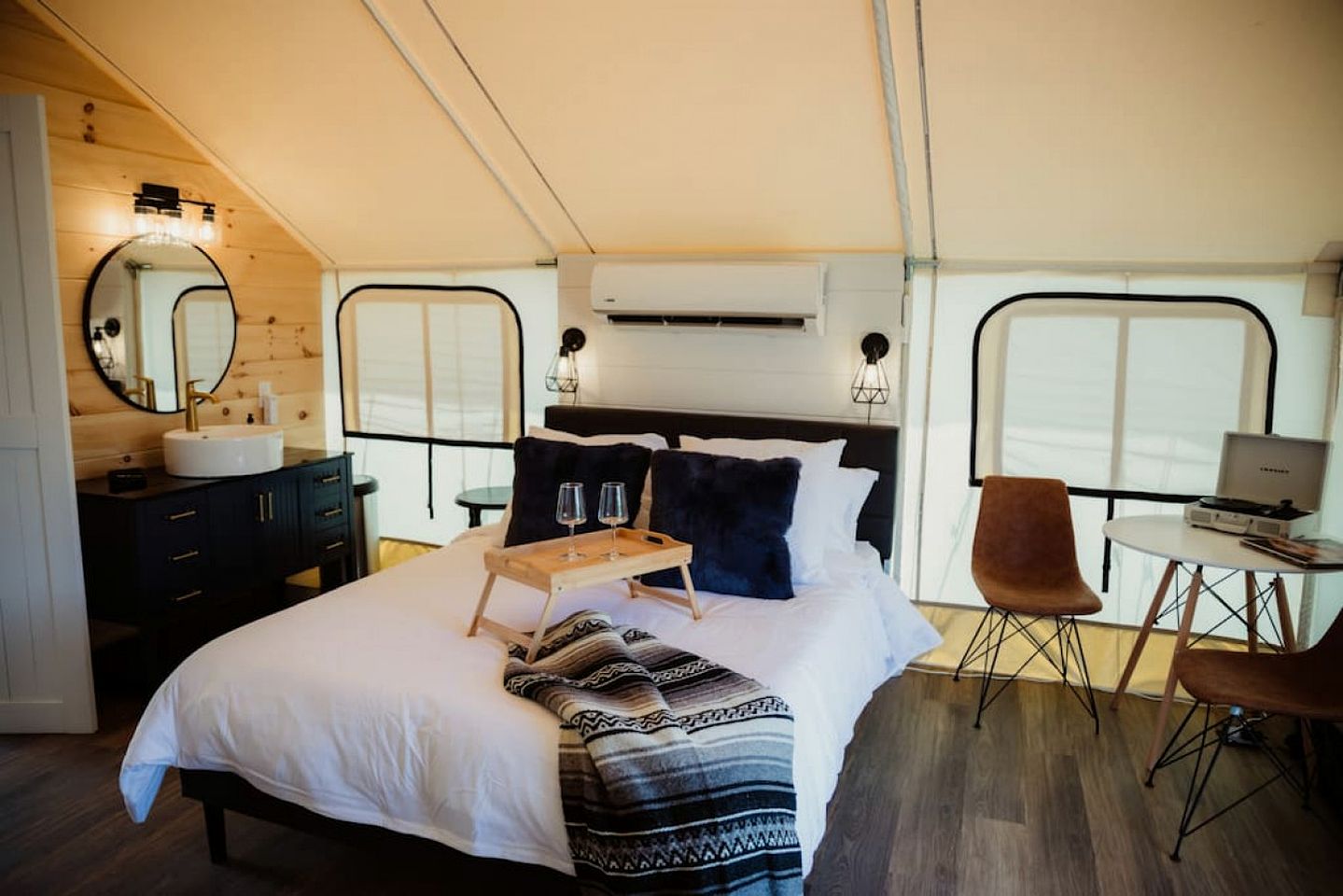 Gorgeous Safari Tent with Sauna Perfect for a Couple Retreat in Kentucky