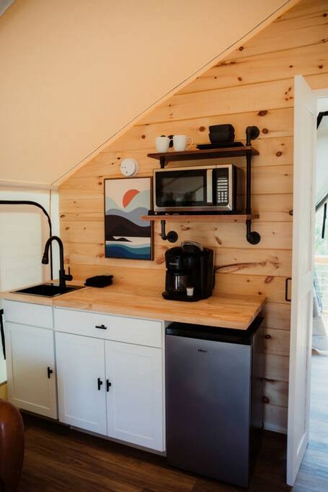 Gorgeous Safari Tent with Sauna Perfect for a Couple Retreat in Kentucky