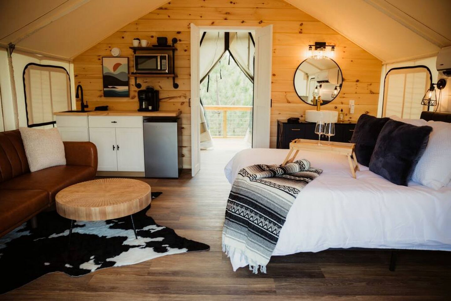 Gorgeous Safari Tent with Sauna Perfect for a Couple Retreat in Kentucky