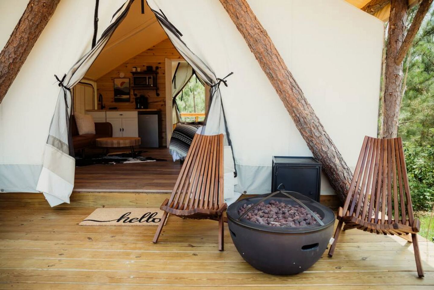 Gorgeous Safari Tent with Sauna Perfect for a Couple Retreat in Kentucky