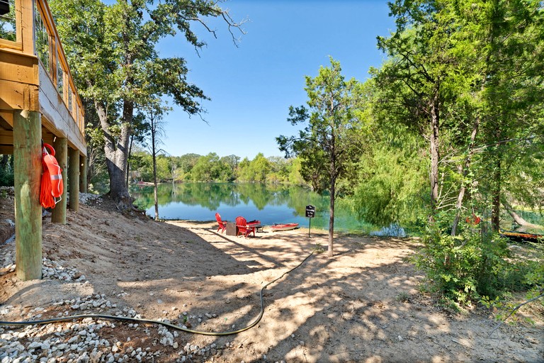 Domes (United States of America, Elgin, Texas)