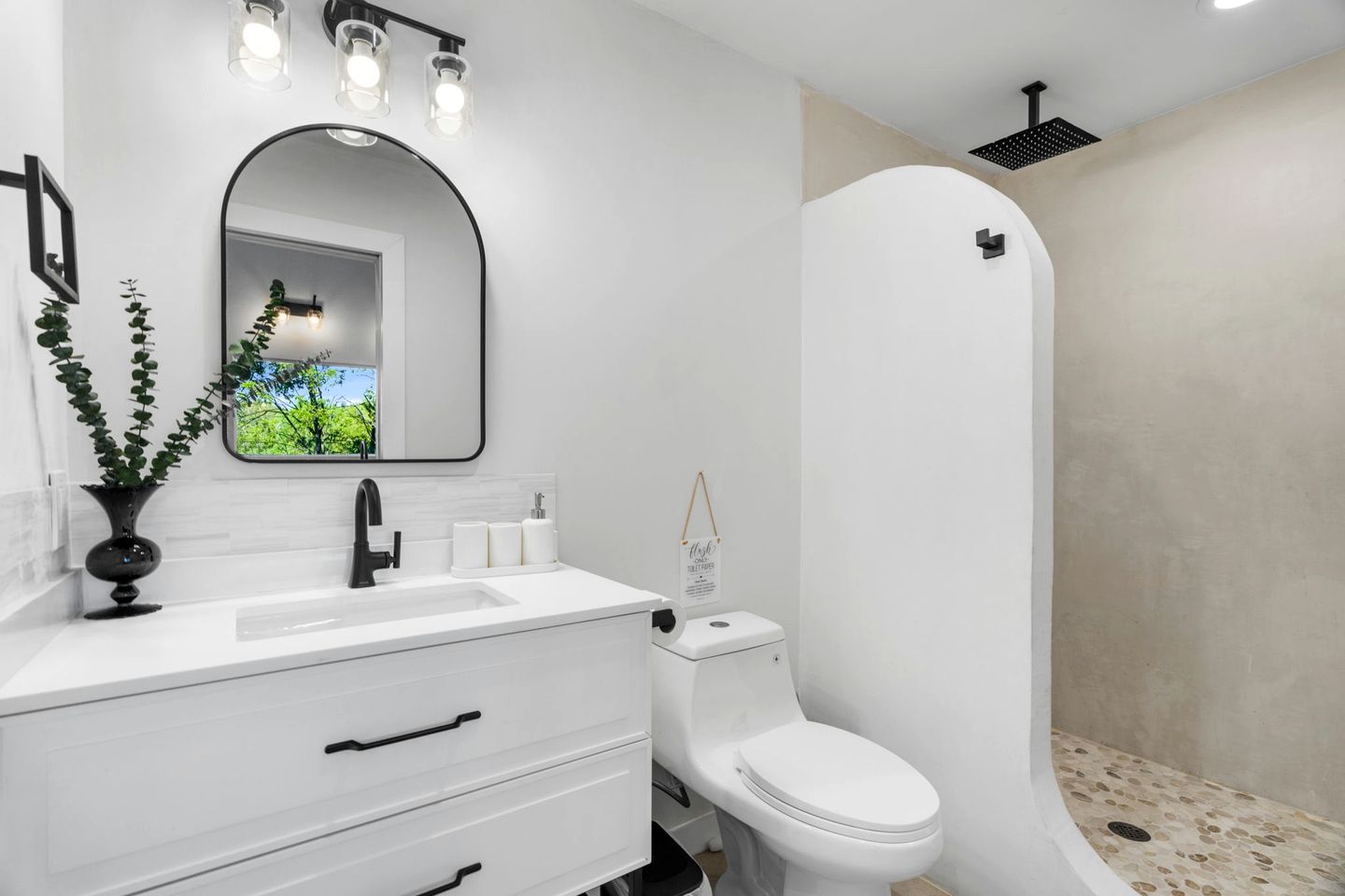 Impressive Unique Castle Dome with Spectacular Panoramic Views and Stunning Design in Elgin, Texas