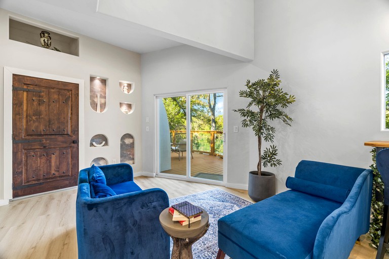 Domes (United States of America, Elgin, Texas)