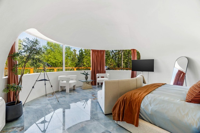 Domes (United States of America, Elgin, Texas)