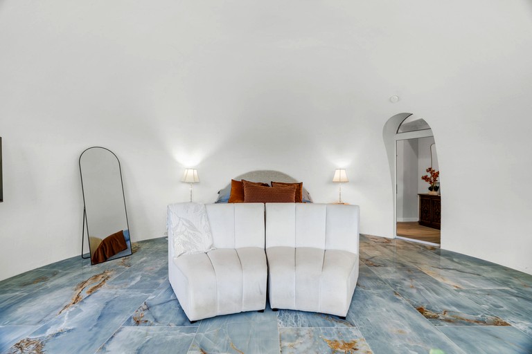 Domes (United States of America, Elgin, Texas)