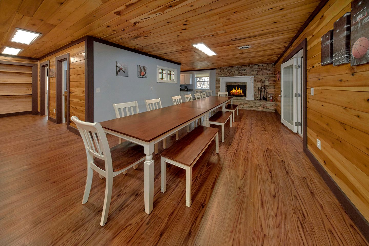 Large Vacation Rental in Gatlinburg, Tennessee, Perfect for Family Gatherings near the Great Smoky Mountains