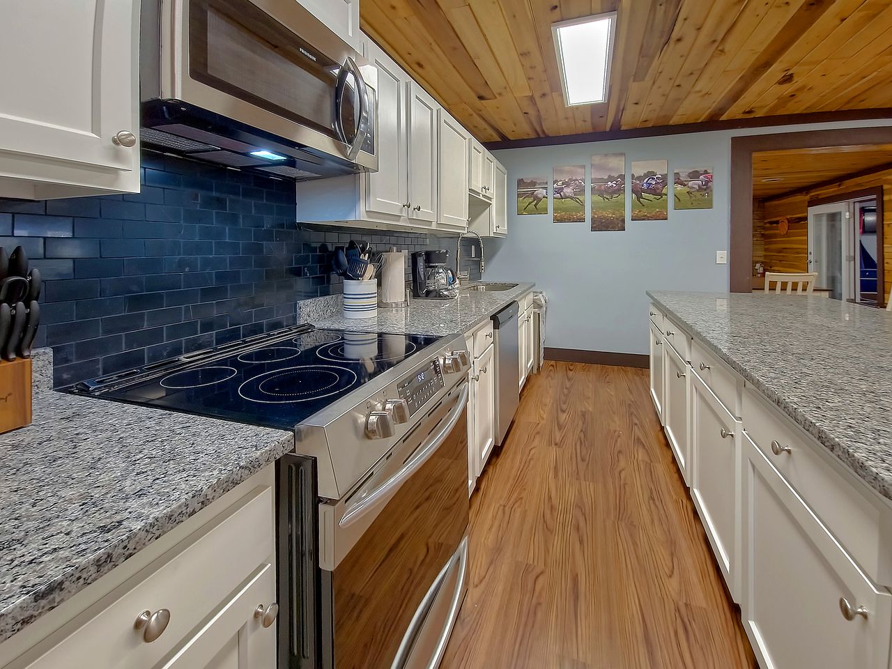Large Vacation Rental in Gatlinburg, Tennessee, Perfect for Family Gatherings near the Great Smoky Mountains