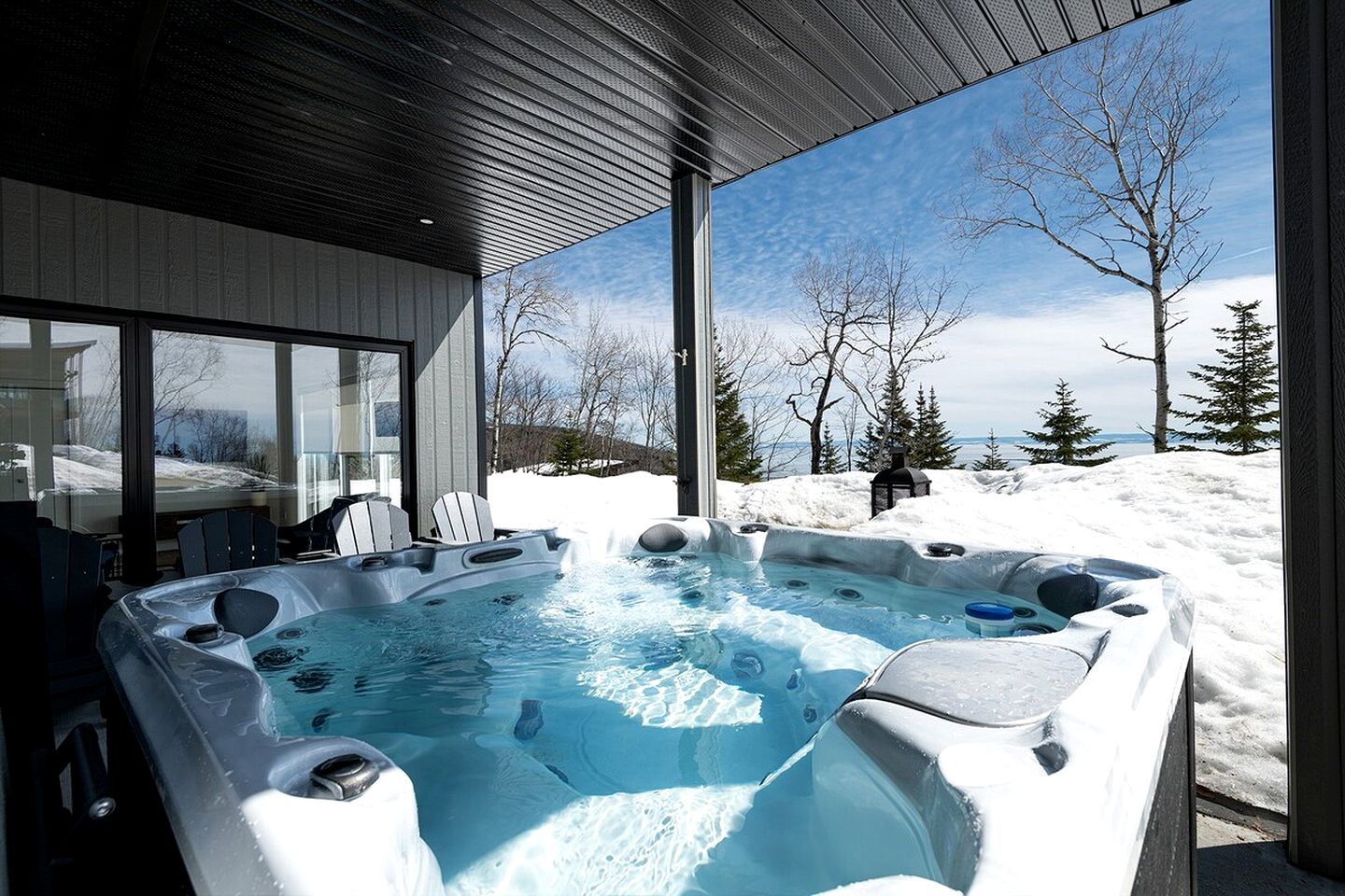 Idyllic Cottage with Open Living Spaces in Les Éboulements, Quebec