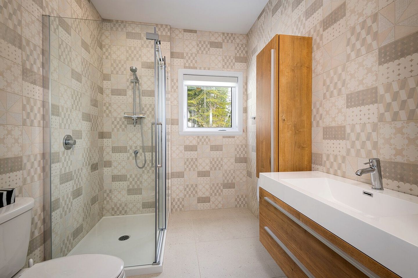 Idyllic Cottage with Open Living Spaces in Les Éboulements, Quebec