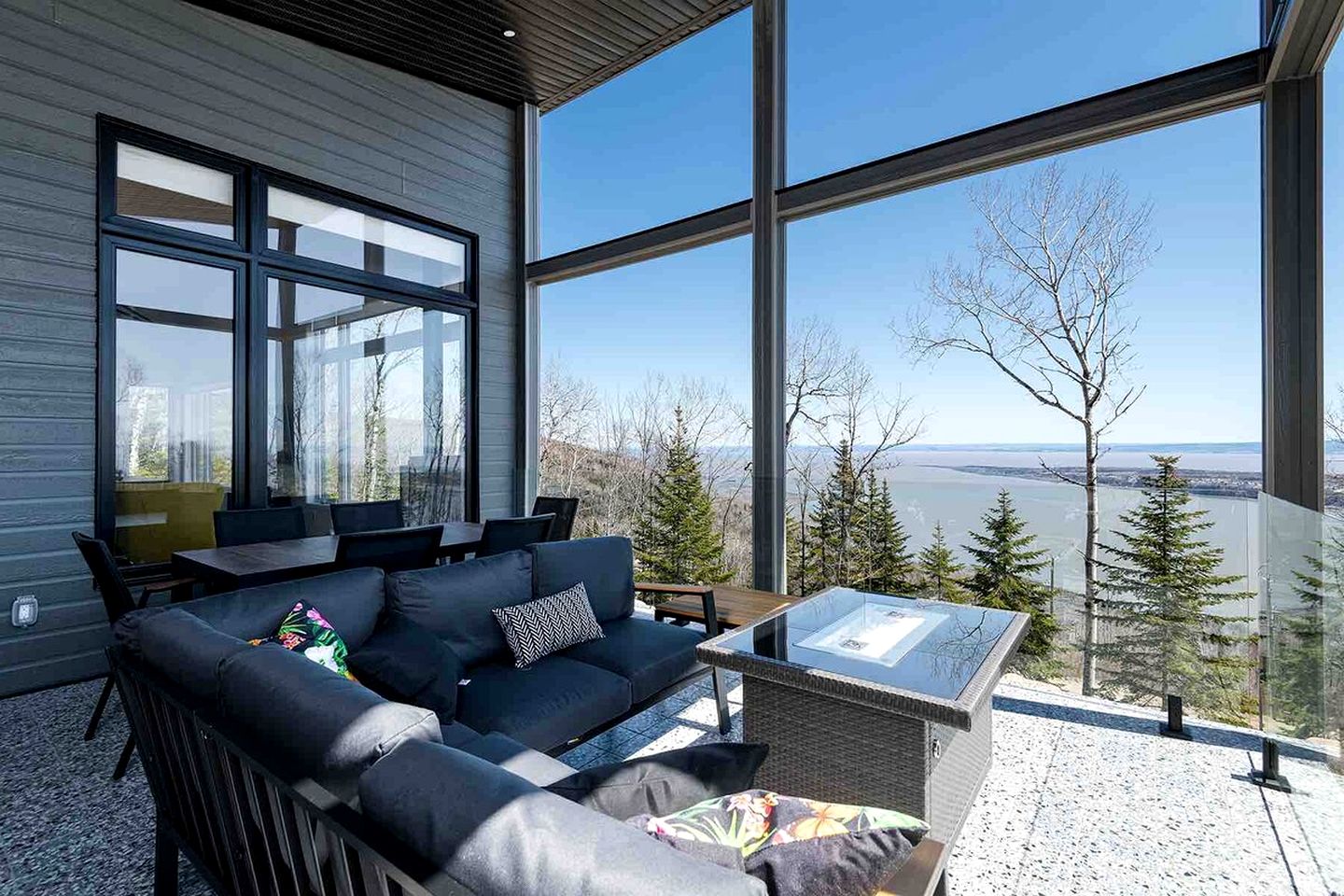 Idyllic Cottage with Open Living Spaces in Les Éboulements, Quebec