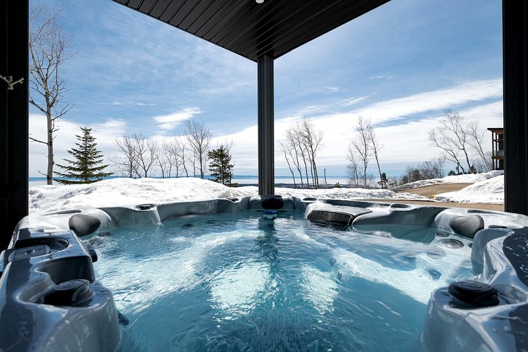 Cottages (Canada, Les Éboulements, Quebec)