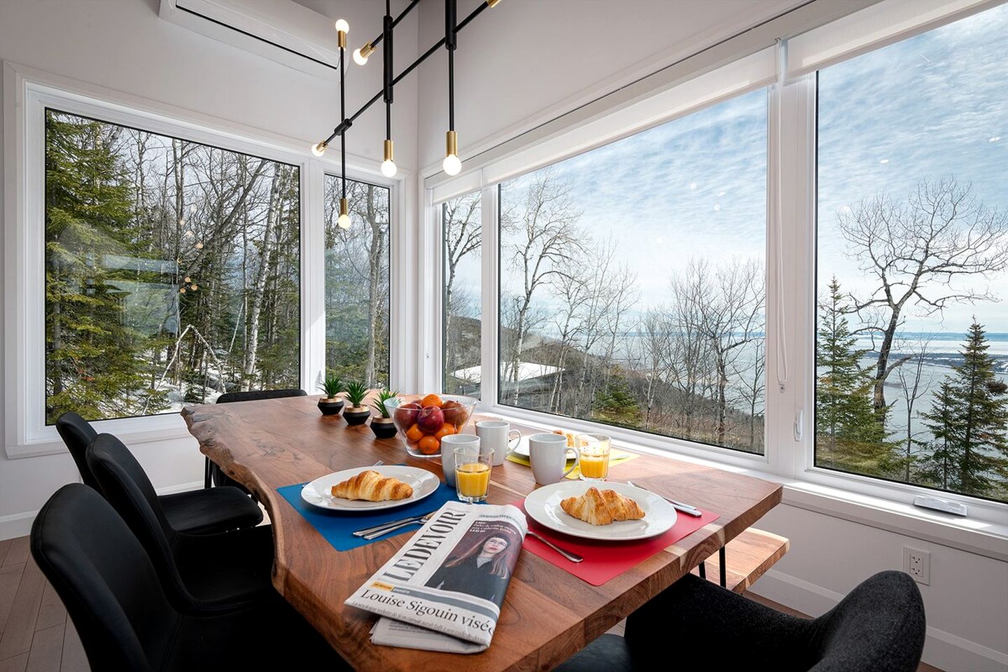 Idyllic Cottage with Open Living Spaces in Les Éboulements, Quebec