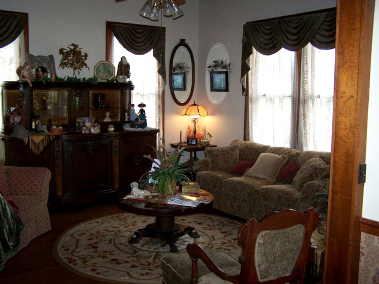 Cozy Romantic Accommodation in Bed and Breakfast near Bellville, Texas