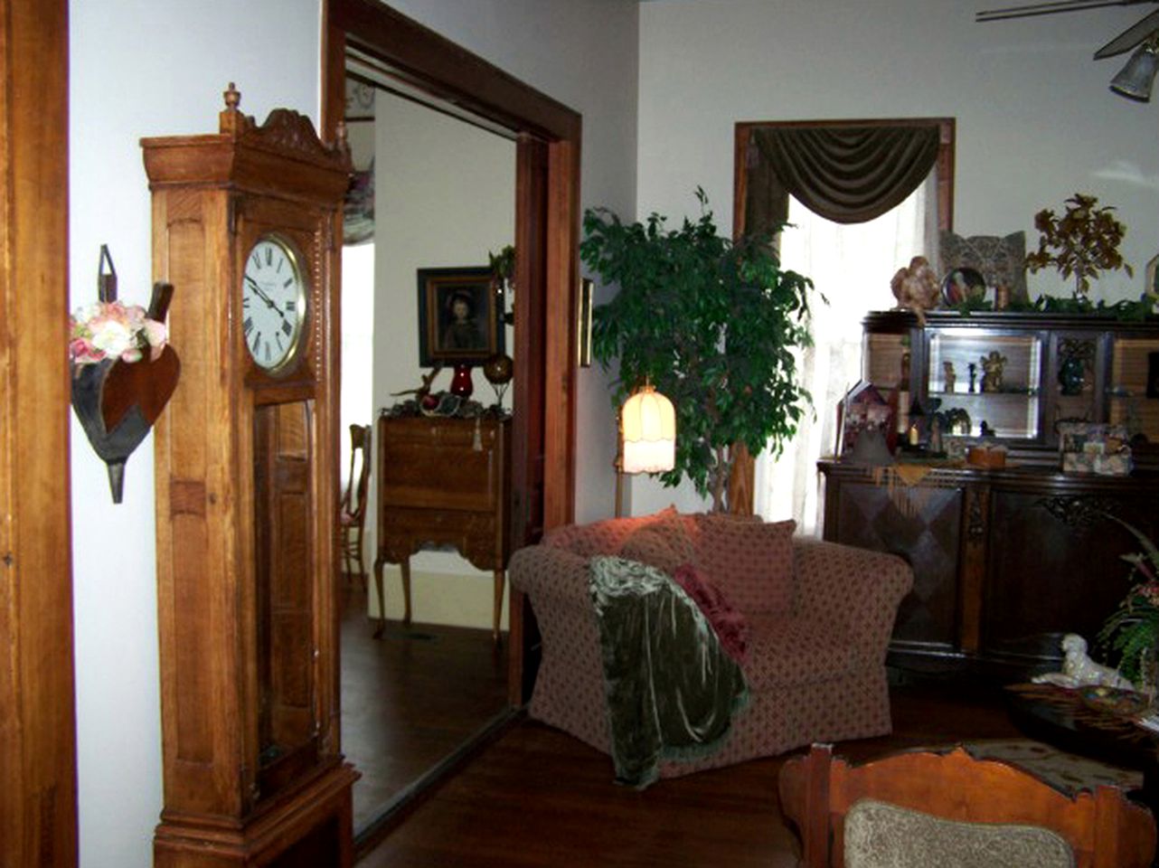 Romantic Room Rental in Lovely Bed and Breakfast near Bellville, Texas