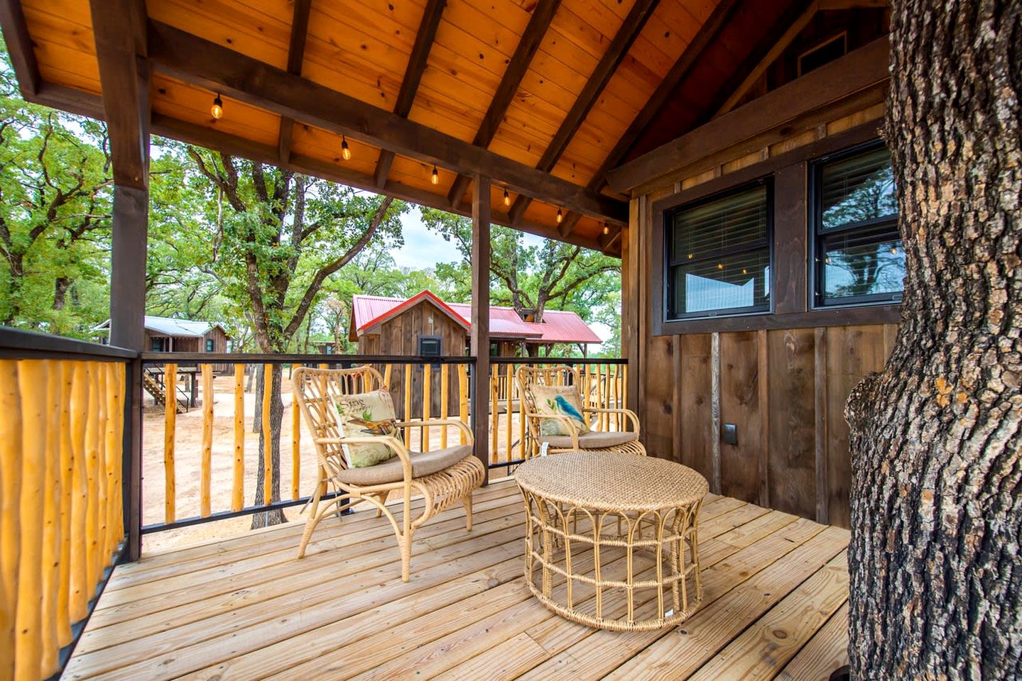 Charming Treehouse for Two Near Magnolia, Texas