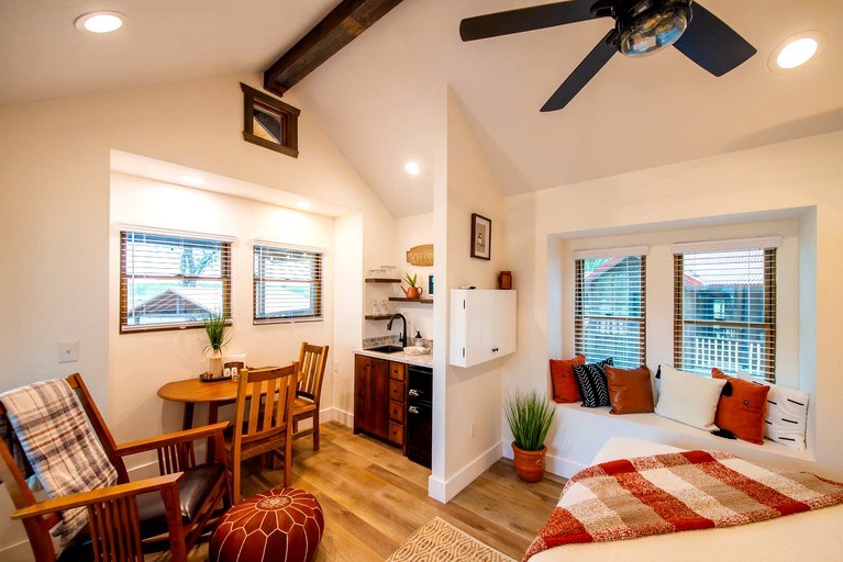 Tree Houses (United States of America, Elm Mott, Texas)