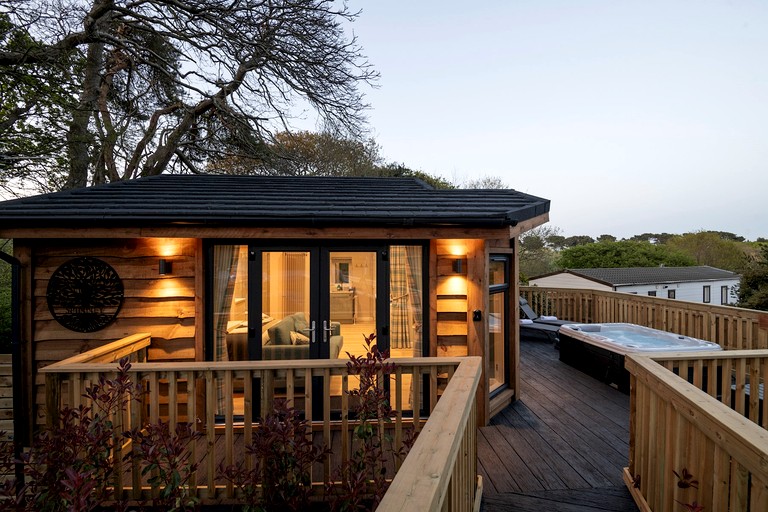 Tree Houses (United Kingdom, --, --)