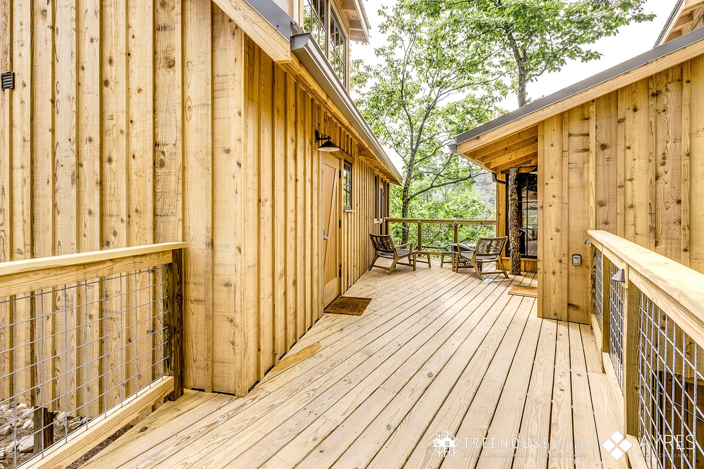 Wonderful Tree House with Barbecue and Hot-tub in Gatlinburg, Tennessee