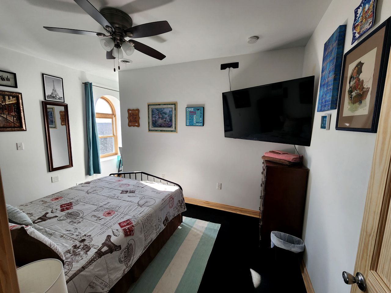 Gorgeous Secludued Villa Nestled Amidst Trees in Fort Atkinson, Wisconsin