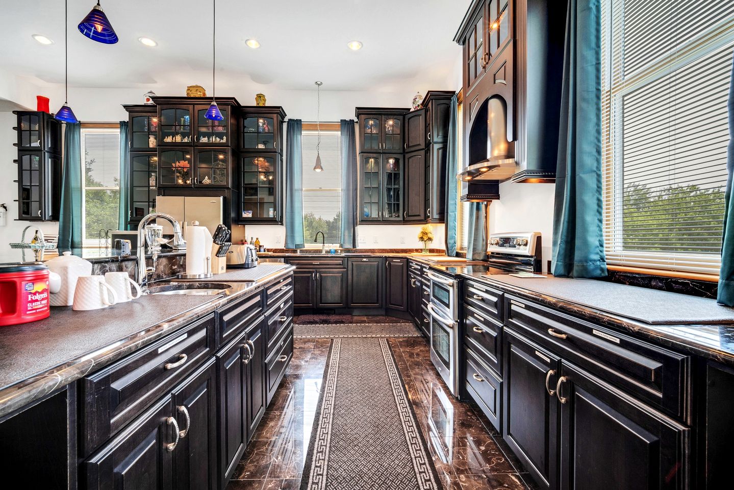 Gorgeous Secludued Villa Nestled Amidst Trees in Fort Atkinson, Wisconsin