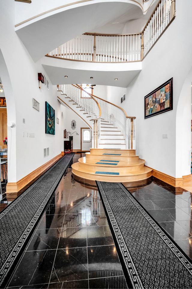 Gorgeous Secludued Villa Nestled Amidst Trees in Fort Atkinson, Wisconsin