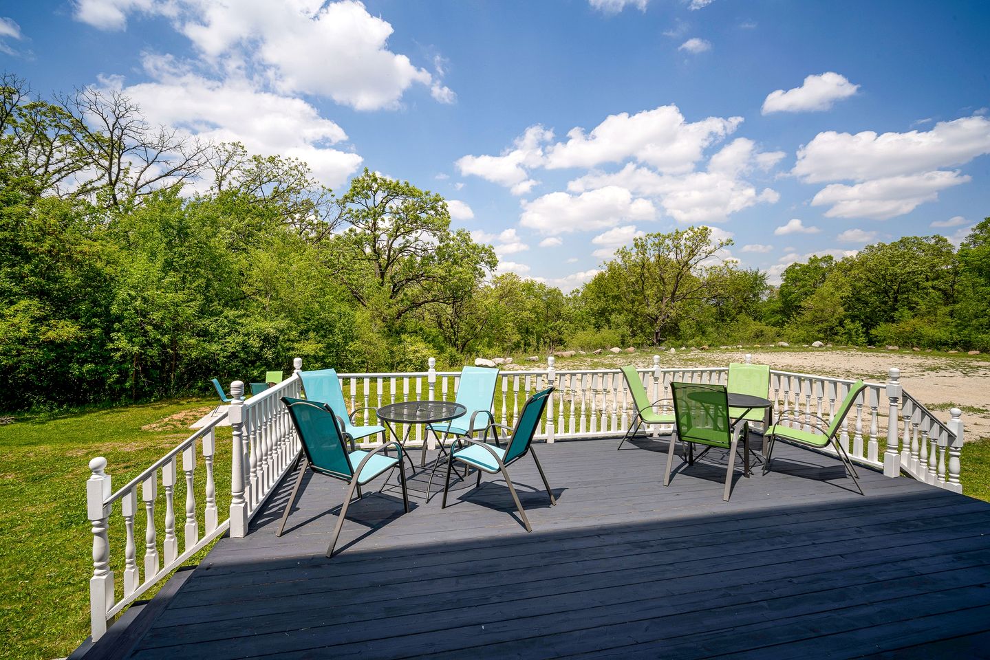Gorgeous Secludued Villa Nestled Amidst Trees in Fort Atkinson, Wisconsin