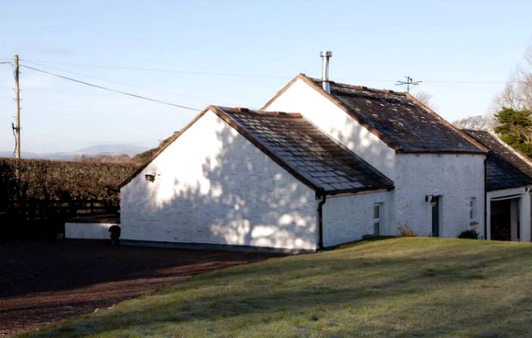 Cottages (Dundrennan, Scotland, United Kingdom)