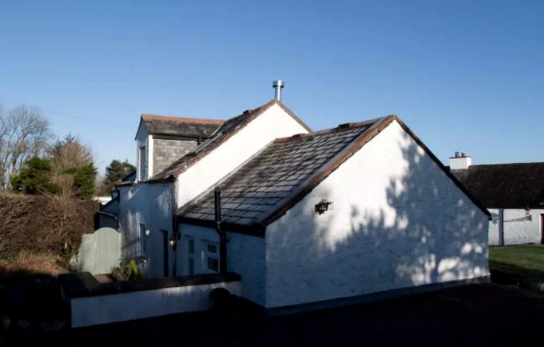 Cottages (Dundrennan, Scotland, United Kingdom)