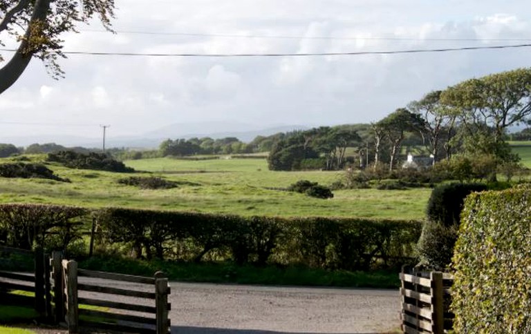 Cottages (Dundrennan, Scotland, United Kingdom)