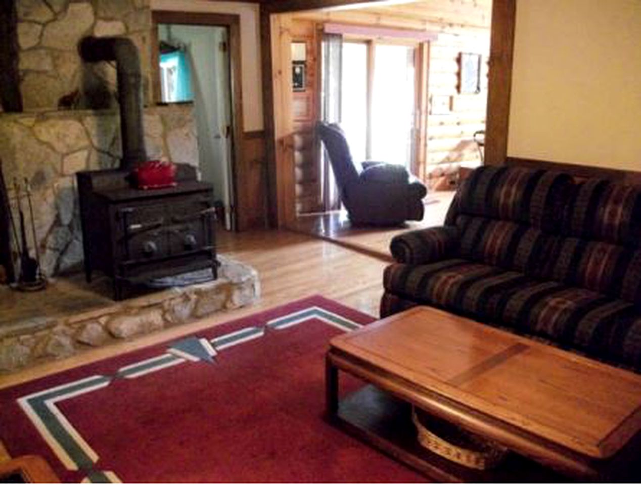 Luxury Lodge Rental with Creek Views near Hillsville, Virginia