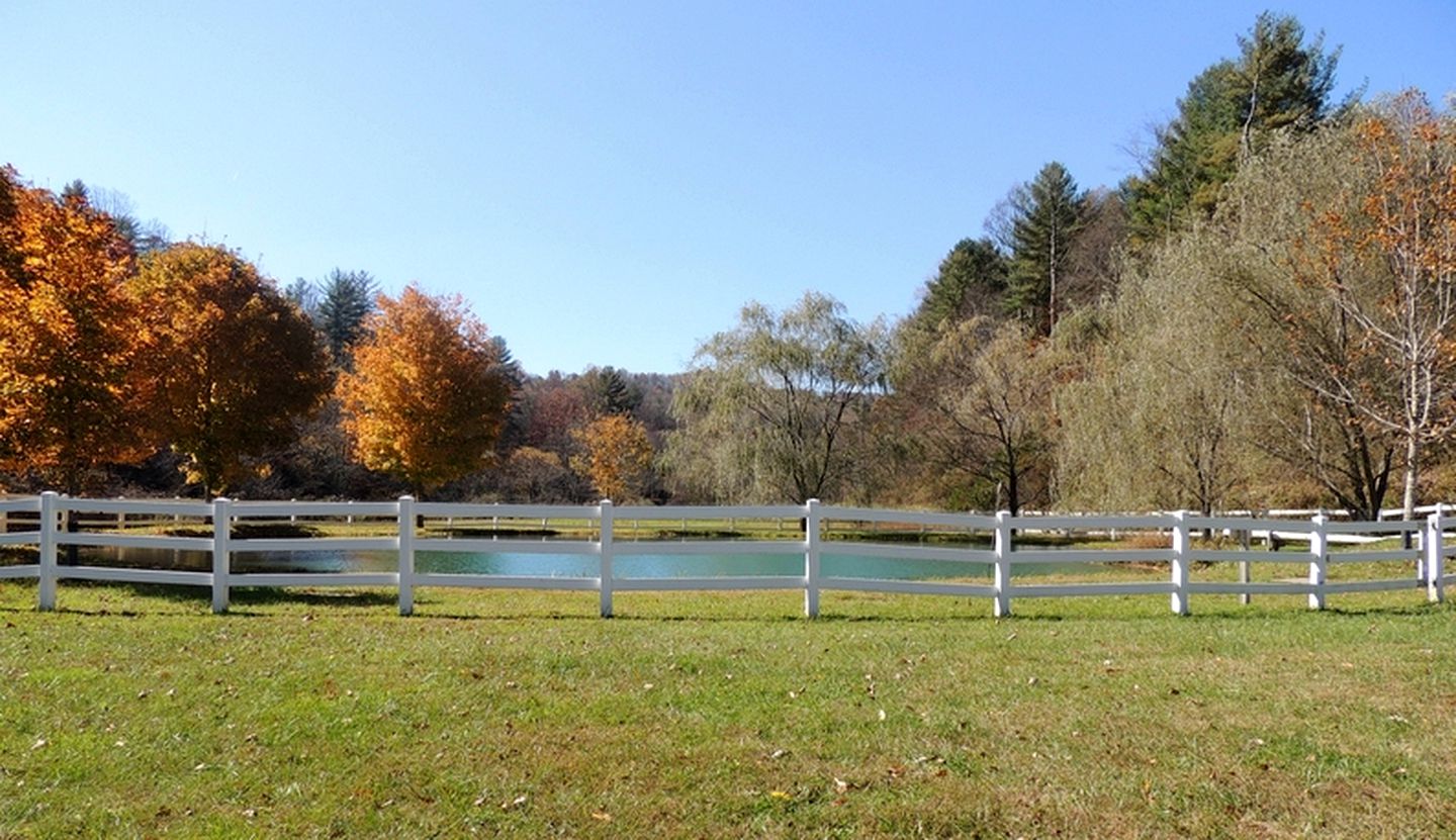 Secluded Cottage Getaway on an Authentic Horse Farm near Hillsville, Virginia