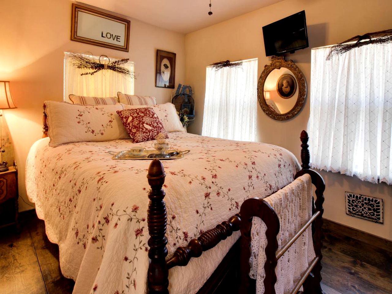 Cottage Rental for a Hill Country Getaway in Dripping Springs, Texas