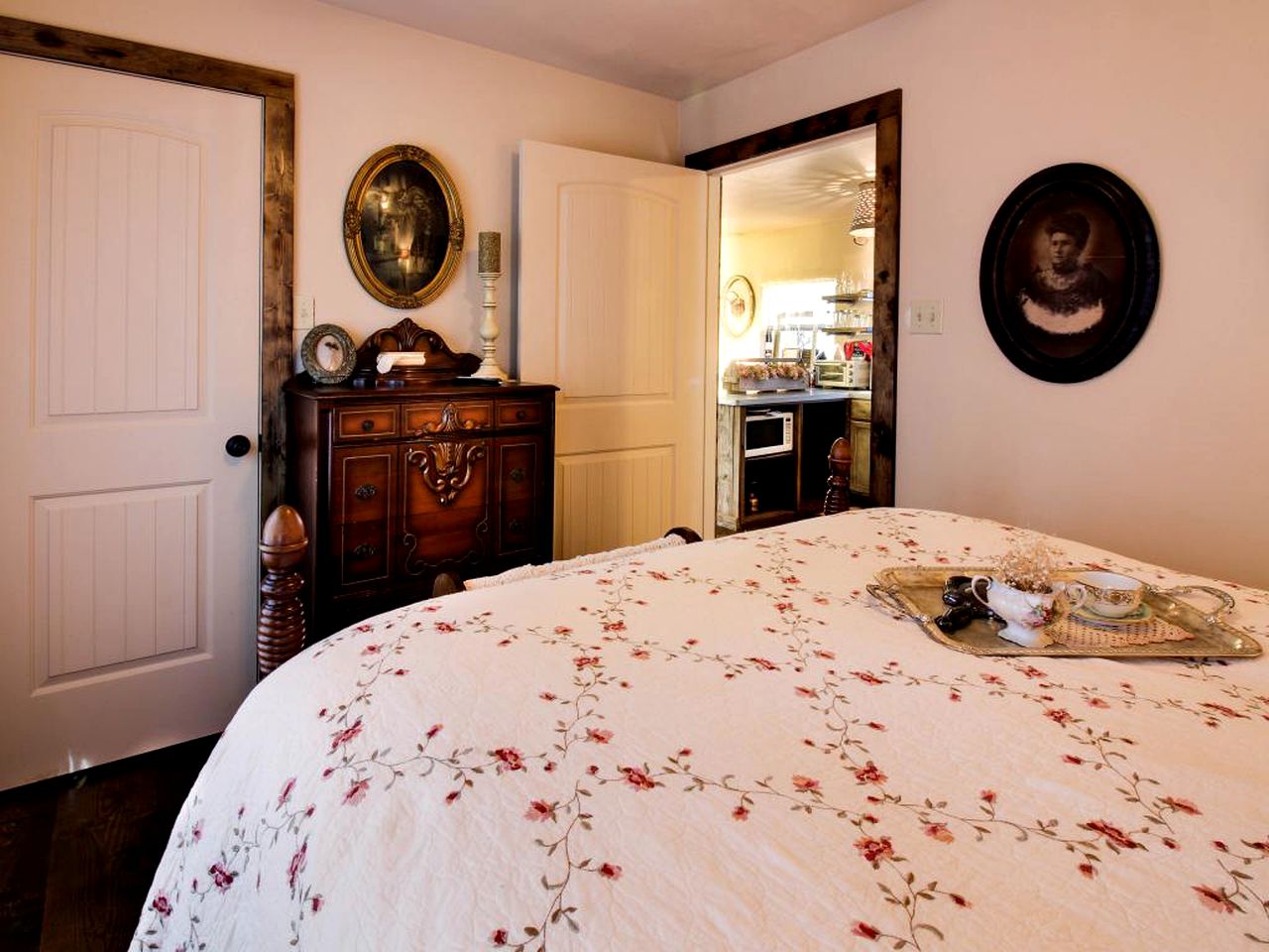 Cottage Rental for a Hill Country Getaway in Dripping Springs, Texas