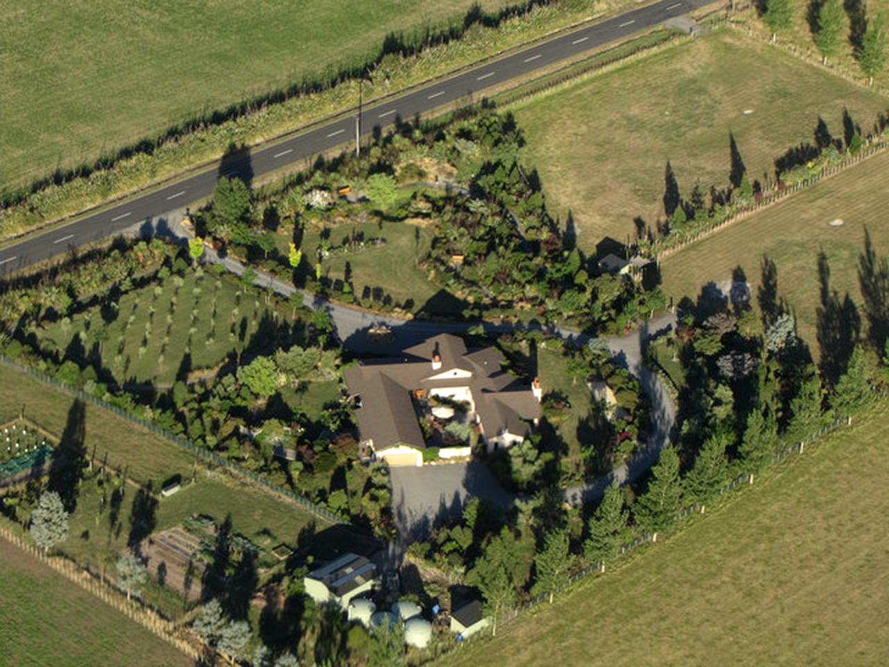 Cozy Rental with Sweeping Views of Lush Gardens and Farmland in Gladstone, New Zealand