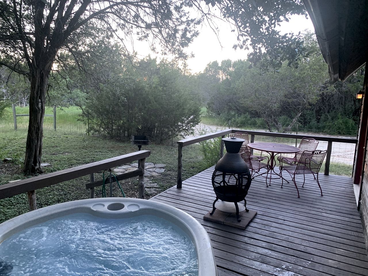 Western-Themed Cabin with Hot Tub, Fireplace & Pool Access near Meadow Retreat in Texas