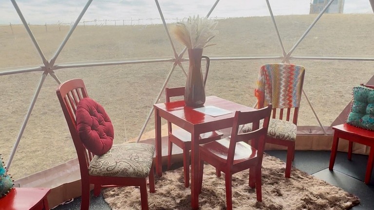 Vacation Rentals (Canada, --, --)