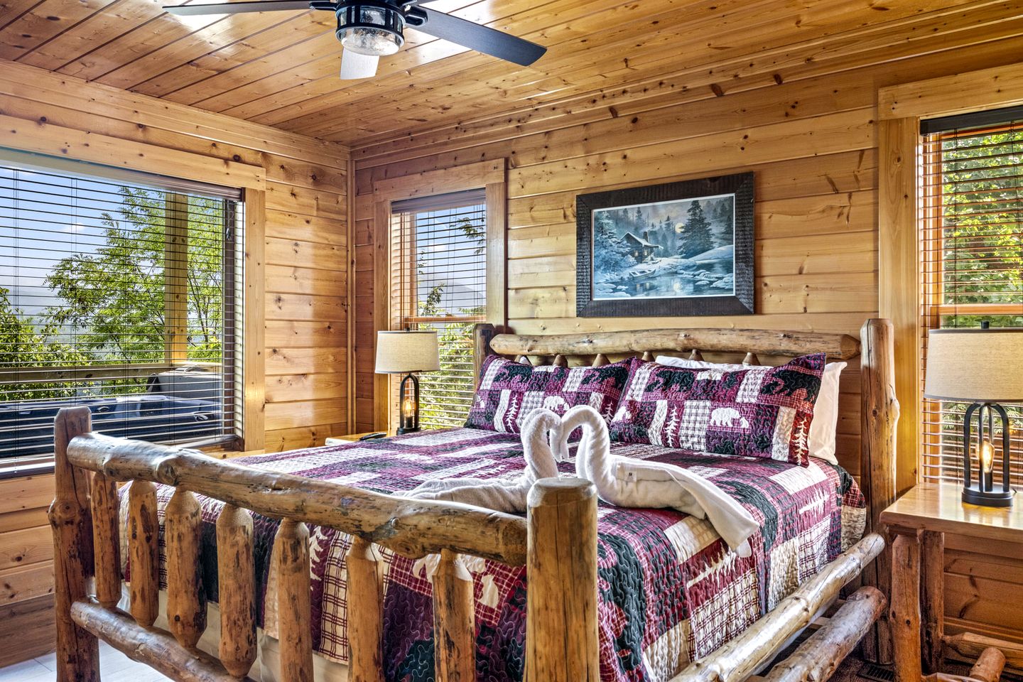 Luxurious Rustic Cabin with Jacuzzi and Mountain Views in Tennessee