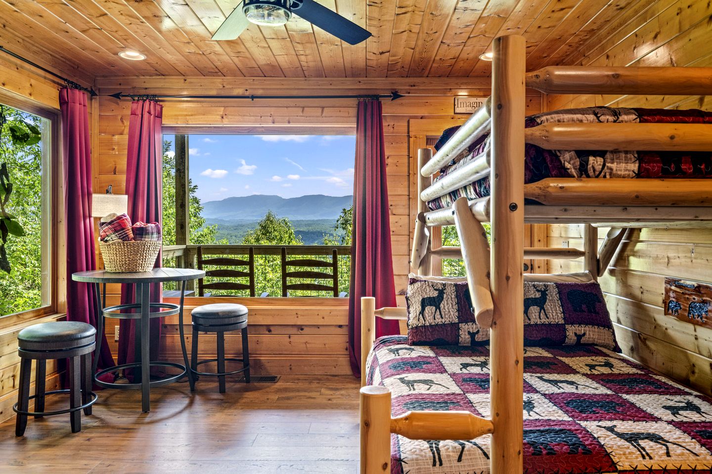 Luxurious Rustic Cabin with Jacuzzi and Mountain Views in Tennessee