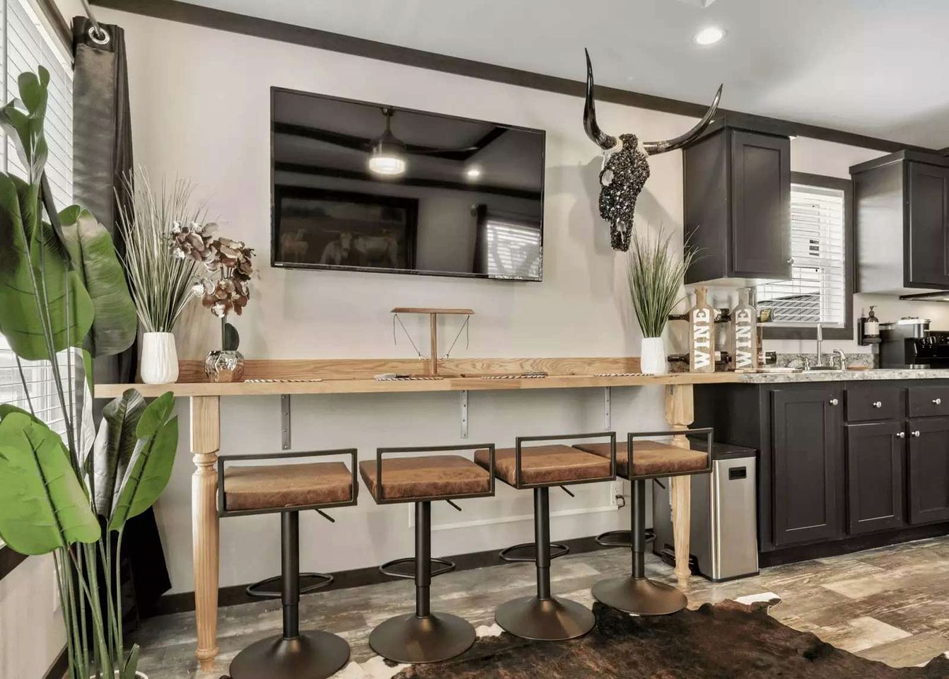 Rustic-Modern Tiny Home Retreat with Resort Amenities Near Fredericksburg, TX