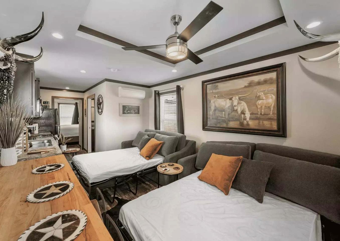 Rustic-Modern Tiny Home Retreat with Resort Amenities Near Fredericksburg, TX